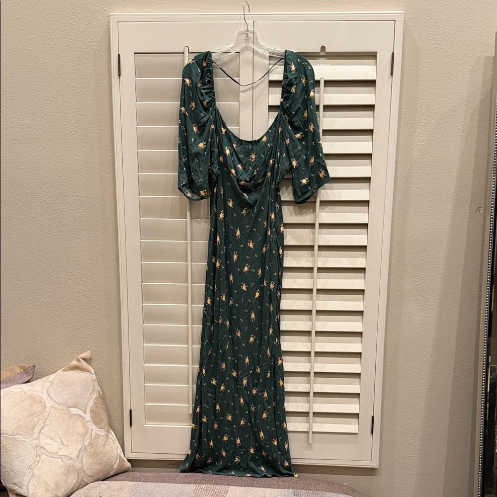 Chic Green Floral Maxi Dress By Fourteenth Place